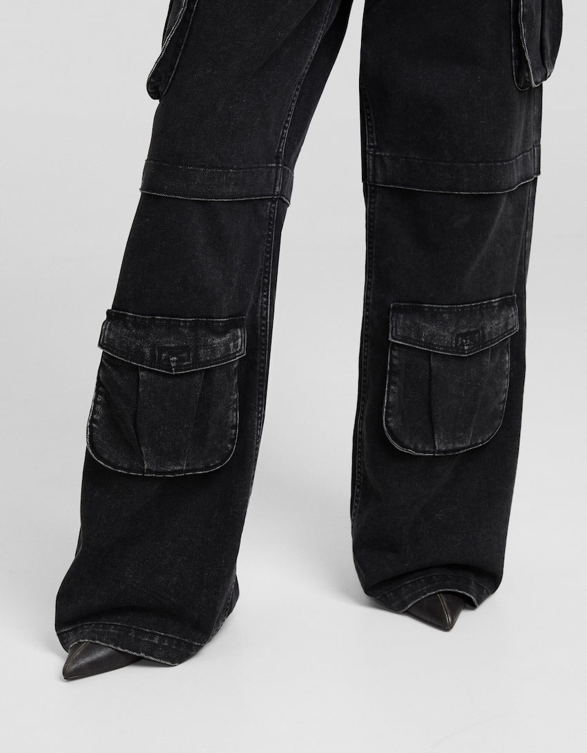 Bershka Multi-pocket cargo jeans