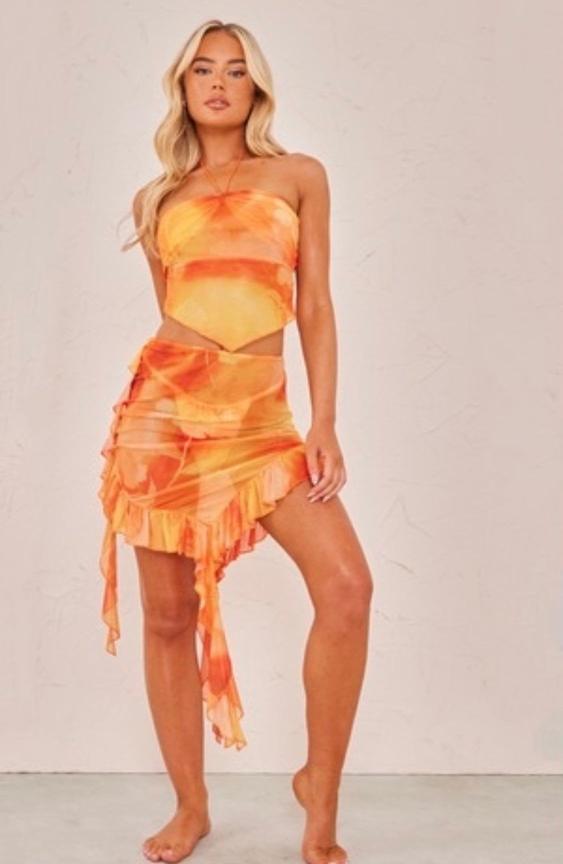 PRETTY LITTLE THING ORANGE OMBRE FLOWER PRINT CUT OUT FRILL BANDEAU BEACH TOP