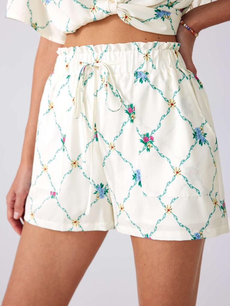 Cider Floral Knotted Straight Leg Shorts